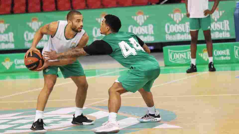 Vuelta a los entrenamiento con la mente puesta en el choque ante UCAM Murcia
