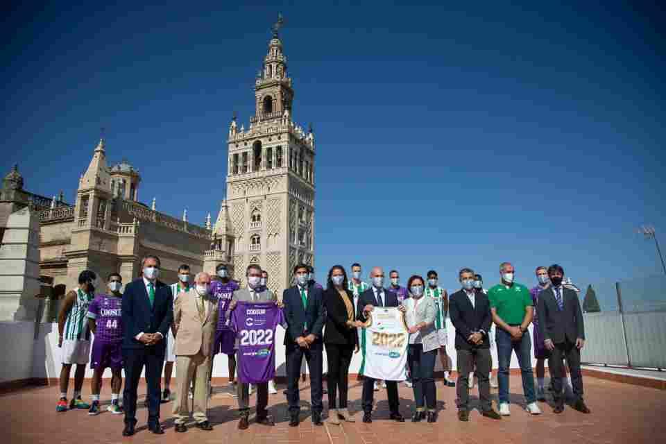 El Real Betis Balompié y Coosur sellaron este miércoles el acuerdo de renovación del patrocinio