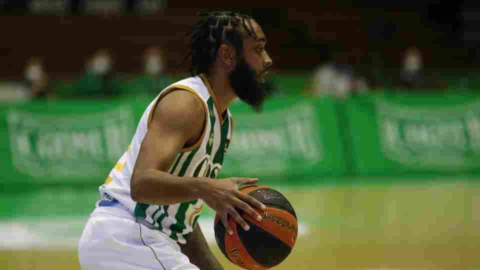 Ryan Harrow deja de ser jugador del Coosur Real Betis