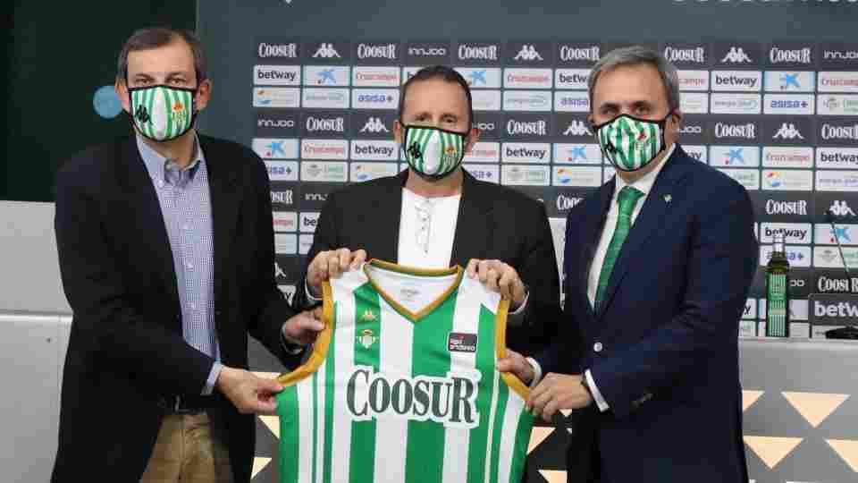 Presentación de Joan Plaza como nuevo entrenador del Coosur Real Betis