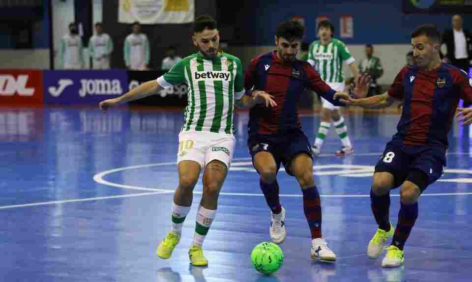 CRÓNICA | Un punto con mucho valor ante el líder (2-2)