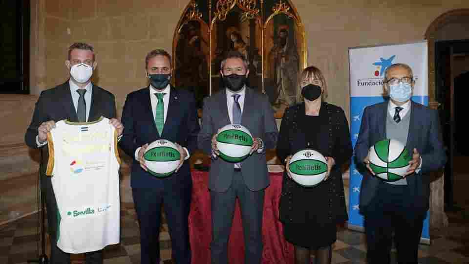 La Fundación Aro, el Ayuntamiento de Sevilla y Caixabank ponen en marcha el programa 'canastas solidarias'