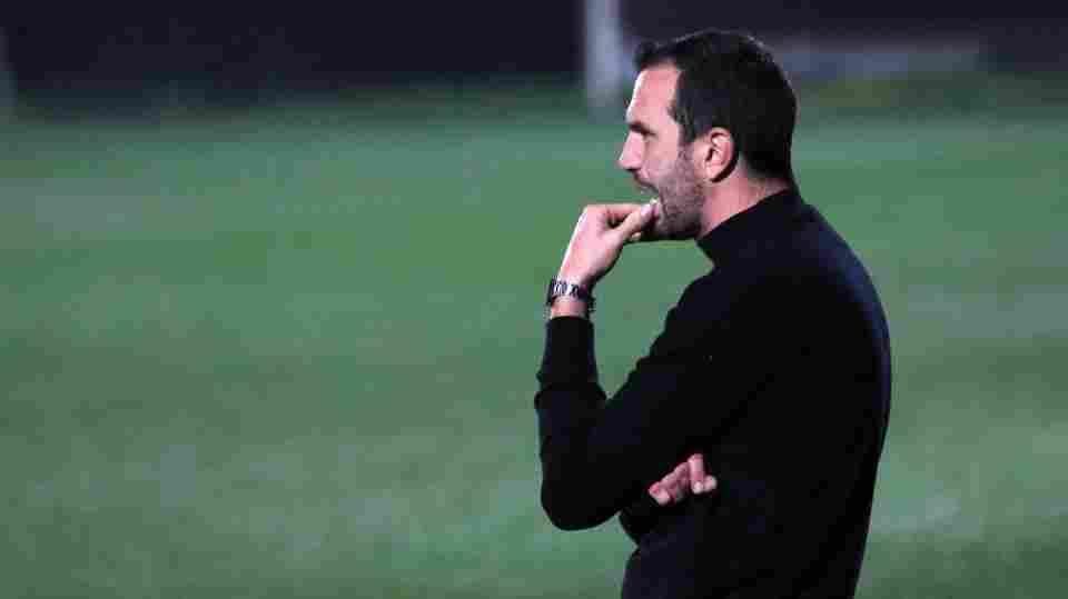 Amorós: "El segundo gol nos ha hecho mucho daño y no hemos reaccionado como debíamos"