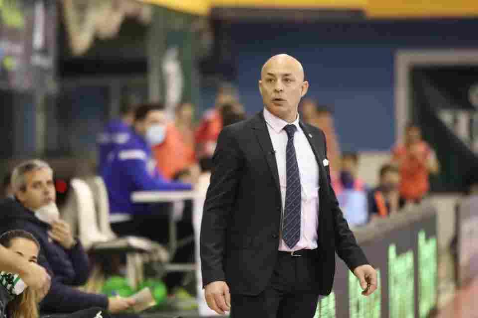 Juanito: "Hemos sabido sufrir y madurar el partido para llevarnos los tres puntos"