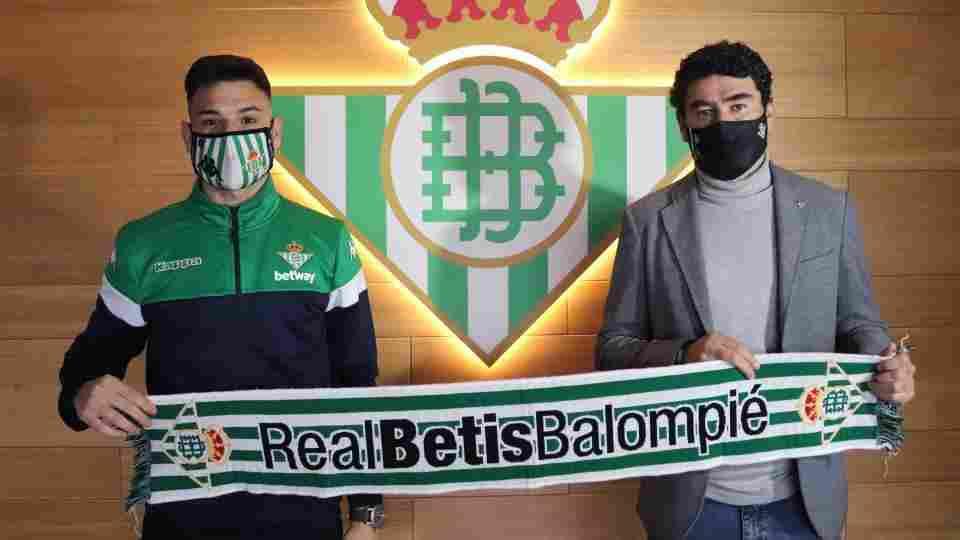Daniel Ibañes: "Ivi es un jugador de la casa importante y de los que nos hacen falta en el equipo"