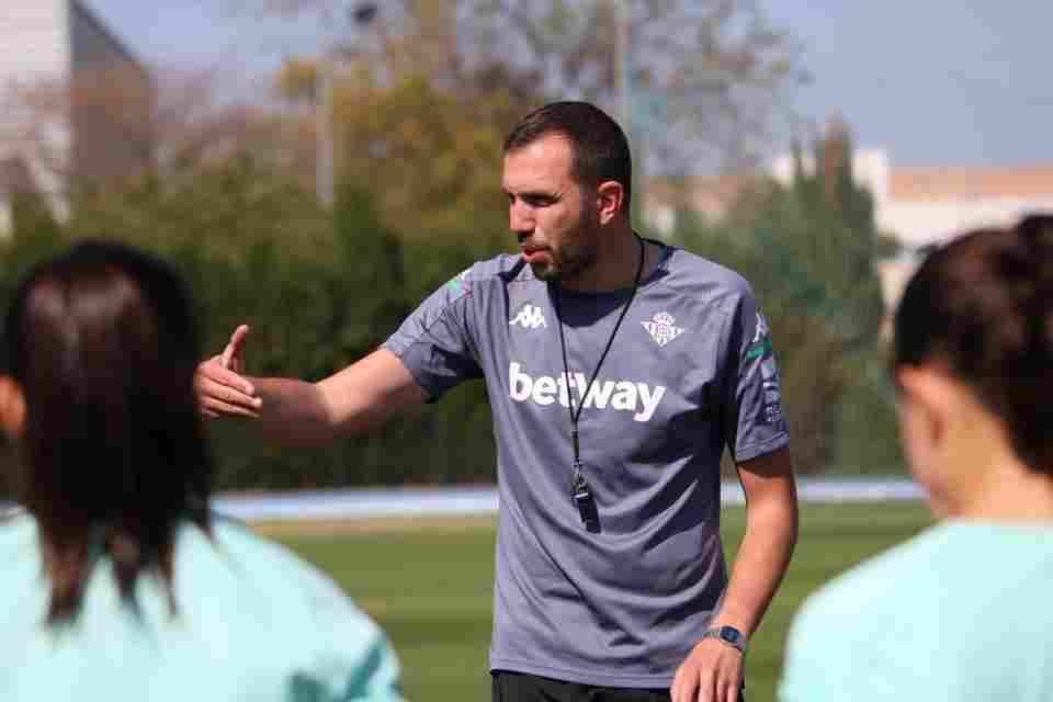 Juan Carlos Amorós: "Tenemos que trabajar muy bien como equipo" 