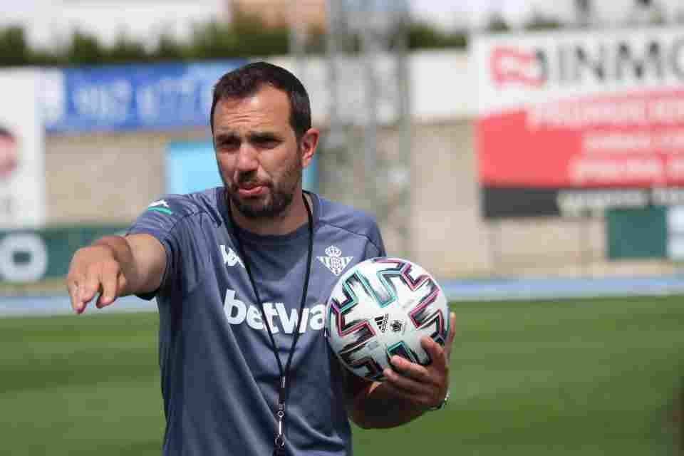 Juan Carlos Amorós: "Tenemos que imponer nuestro fútbol"