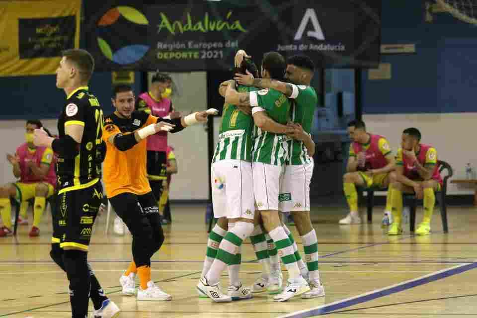 CRÓNICA | Punto importante para seguir en la lucha (2-2)
