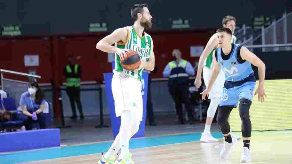 Pablo Almazán: "Ha sido un triunfo producto de la energía y el trabajo del equipo"