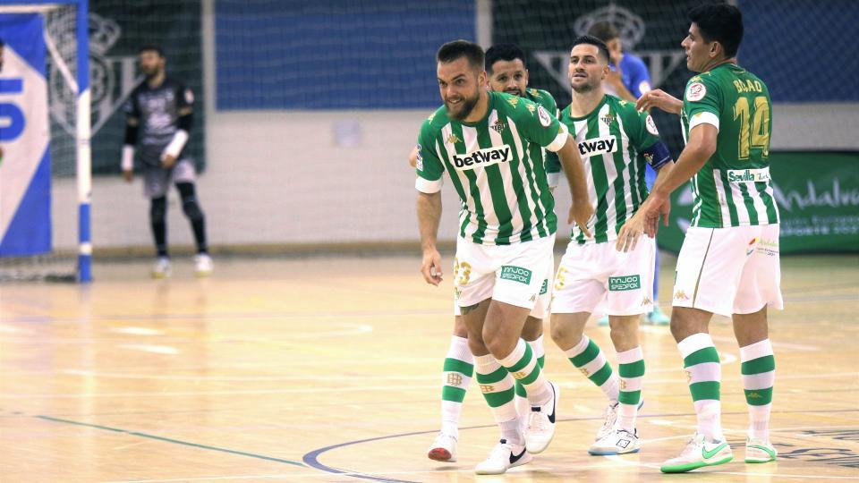 Víctor Arévalo: "Hemos sacado el partido con garra, lucha y la calidad que tiene este equipo"