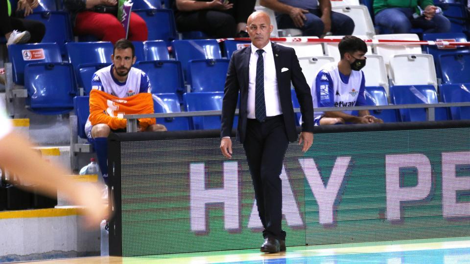 Juanito: "El equipo ha hecho un grandísimo partido y nos podríamos haber llevado algo de premio de aquí"