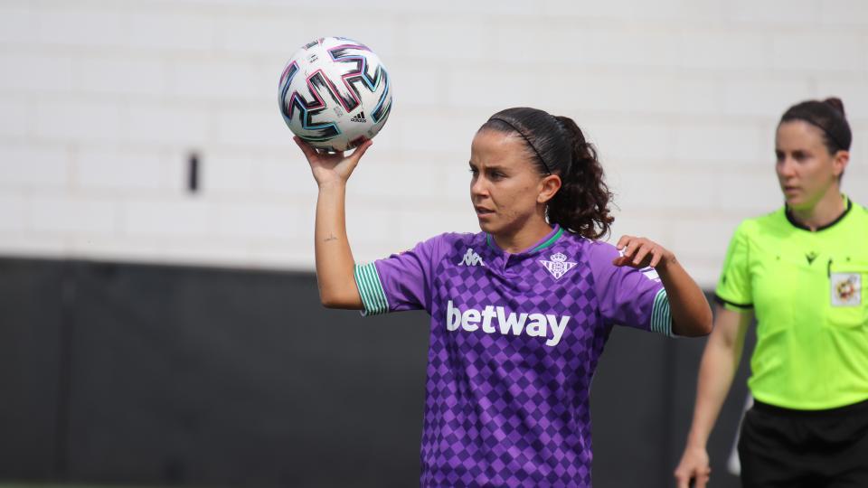 Paula Perea: "Sabemos que es un partido muy especial y si ganamos será una doble alegría"