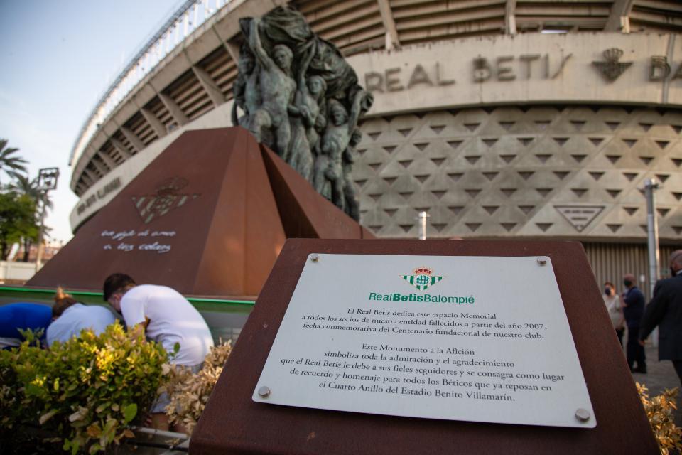 El Real Betis recuerda a los "Béticos Eternos"