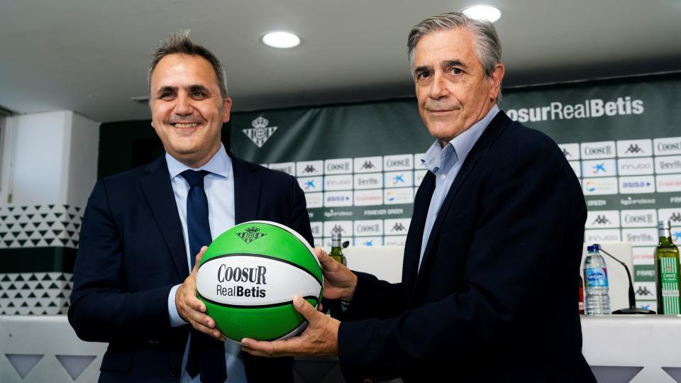 El Coosur Real Betis presenta a Berdi Pérez como nuevo director deportivo
