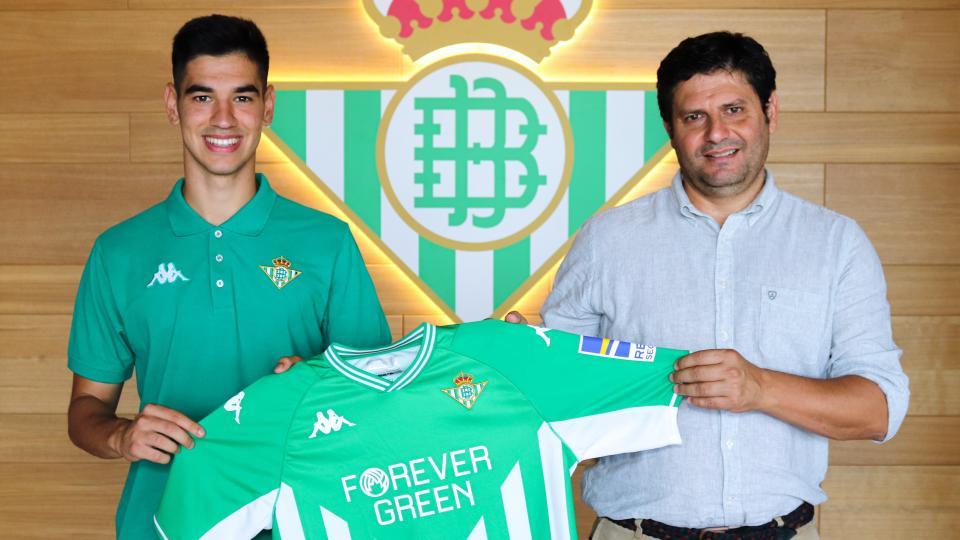 Acuerdo para la incorporación del ala Raúl López para el filial del Real Betis Futsal