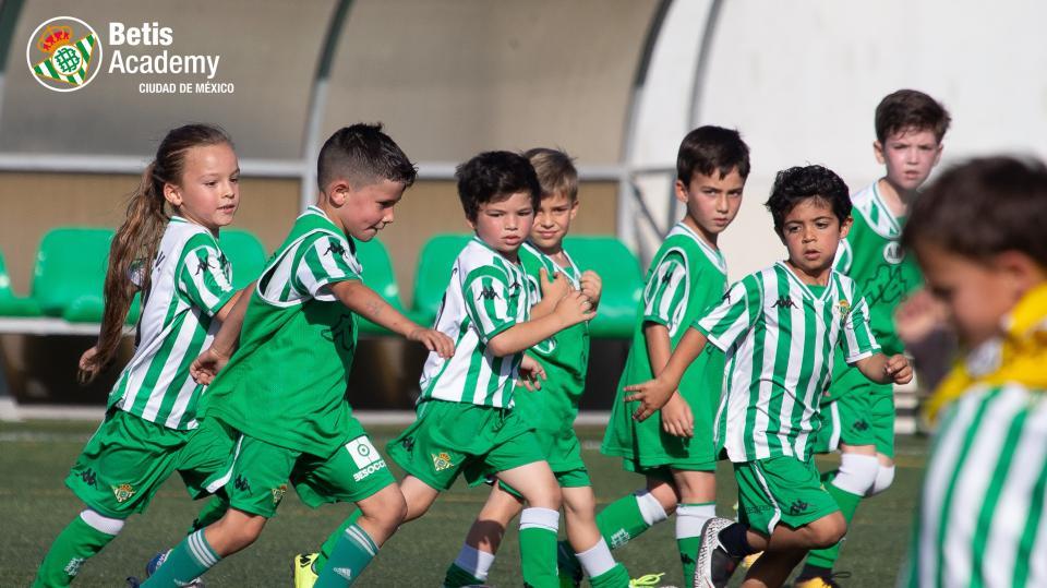 El Real Betis Balompié y su Fundación estrenan Betis Academy en México 