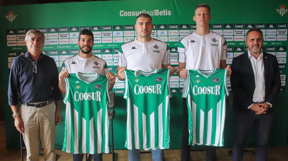 Pepe Pozas, Beqa Burjanzadze y Vrenz Bleijenbergh, presentados como jugadores del Coosur Real Betis