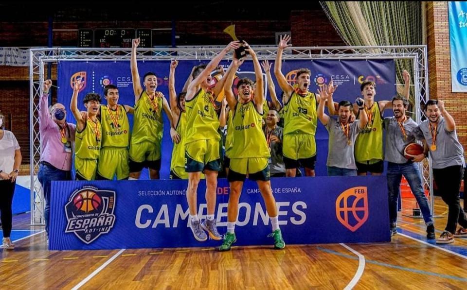 Trece jugadores de cantera del Coosur Real Betis, campeones de España con la selección andaluza
