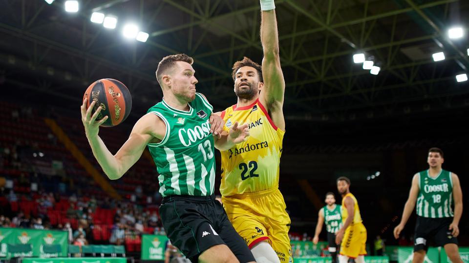 PREVIA | La visita de un campeón para medir la evolución