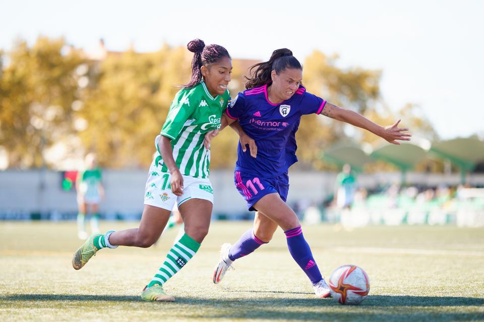 CRÓNICA | Derrota con muchos goles en la Ciudad Deportiva Luis del Sol (4-5)