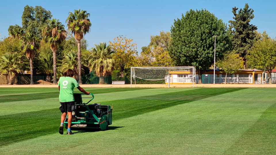 El Betis Deportivo se entrenará en el campo de césped natural del Club Militar Híspalis