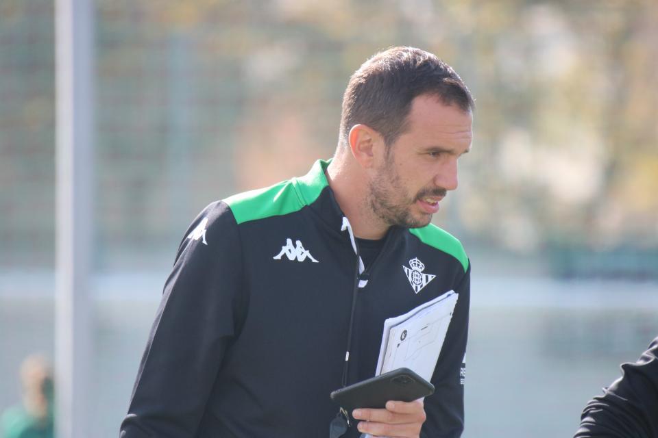 Amorós: "Tenemos que estar muy juntas en el terreno de juego"
