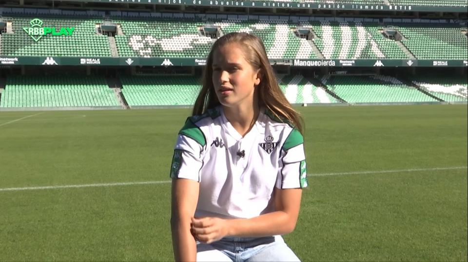 Andrea Medina: "Estoy muy feliz de jugar en Primera contando con muchos minutos"
