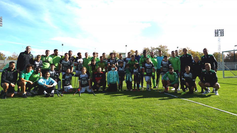 El Real Betis juega un partido inclusivo con el Flamencos Amputados Sur 