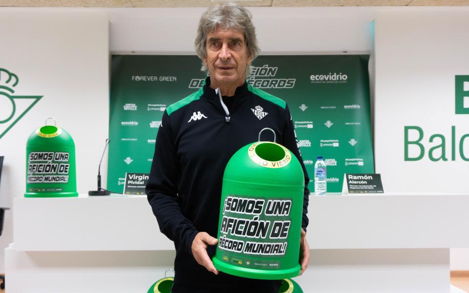 Ecovidrio y el Real Betis lanzan un reto a los sevillanos para batir el récord mundial de recogida selectiva de botellas de vidrio en una hora
