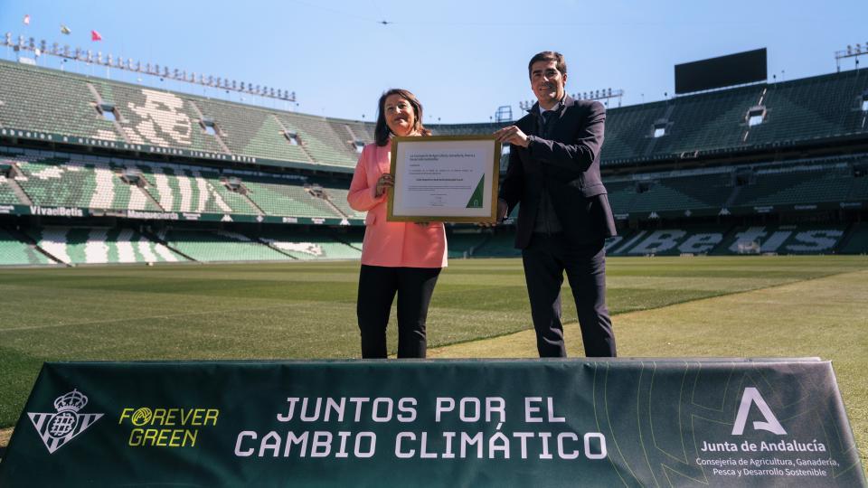 La Junta de Andalucía y el Real Betis Balompié se unen para luchar contra el cambio climático
