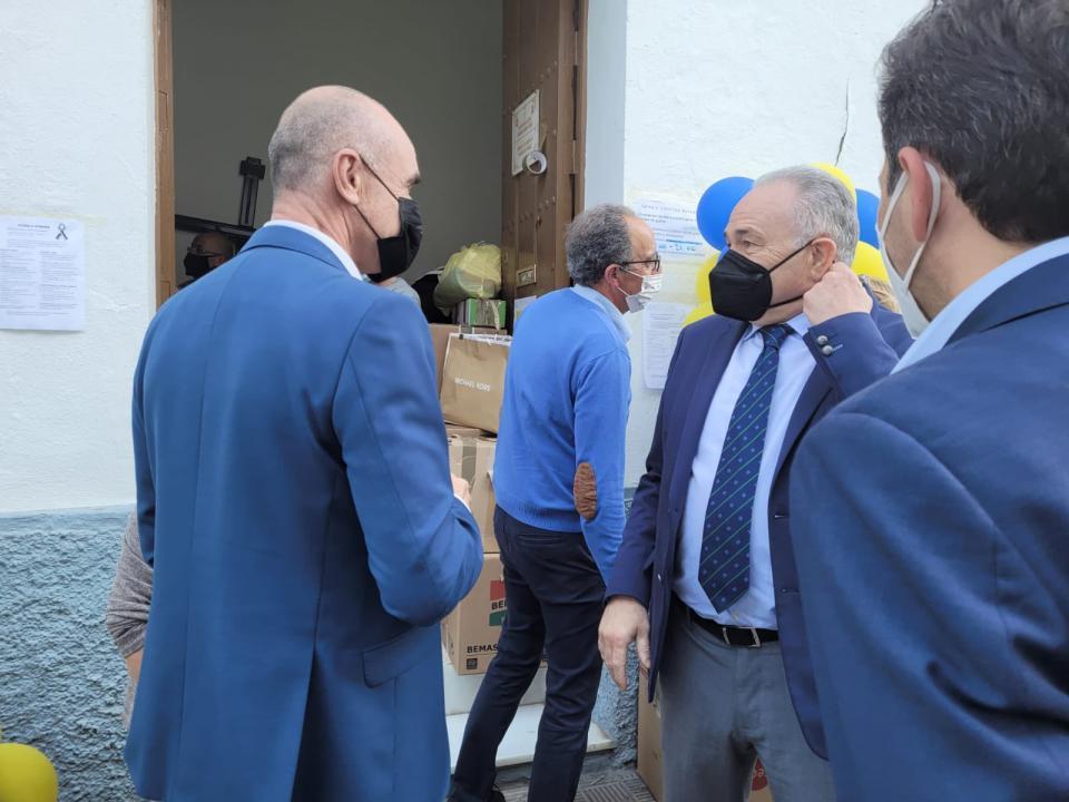 El Real Betis Balompié sigue entregando el material donado por los béticos para el pueblo ucraniano