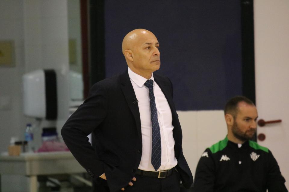 Juanito: "Nos han hecho remar contracorriente y no hemos podido levantarlo"
