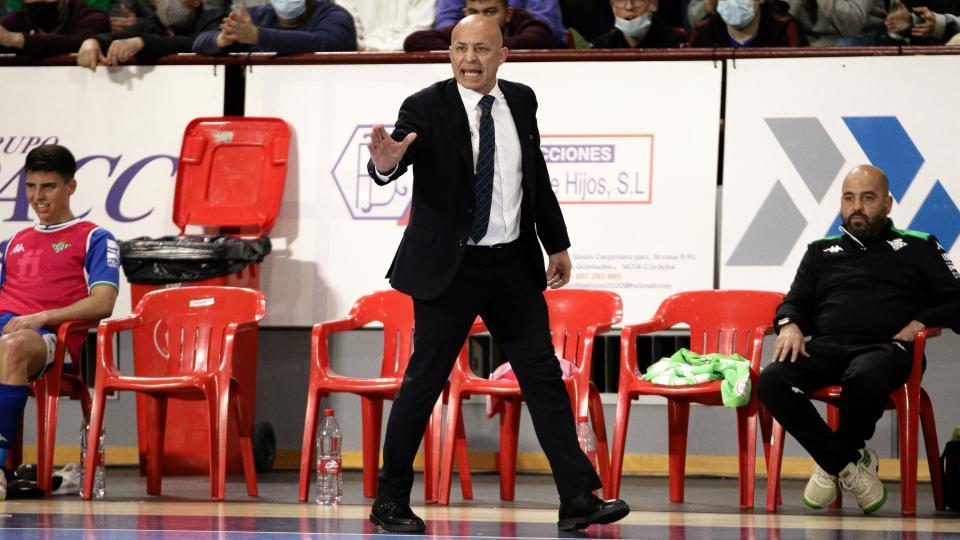 Juanito: "El punto lo daremos por bueno si ganamos en casa"