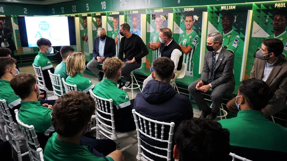 La Fundación Real Betis Balompié apuesta por la educación en valores a los jugadores de la cantera verdiblanca