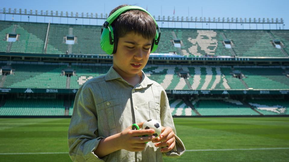El Real Betis Balompié ofrece kits sensoriales para sus aficionados con autismo