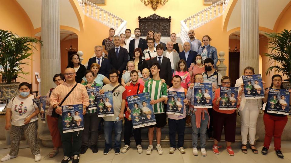 Jugadores veteranos del Real Betis Balompié y el equipo Genuine participarán en el Derbi Solidario de Down Sevilla 