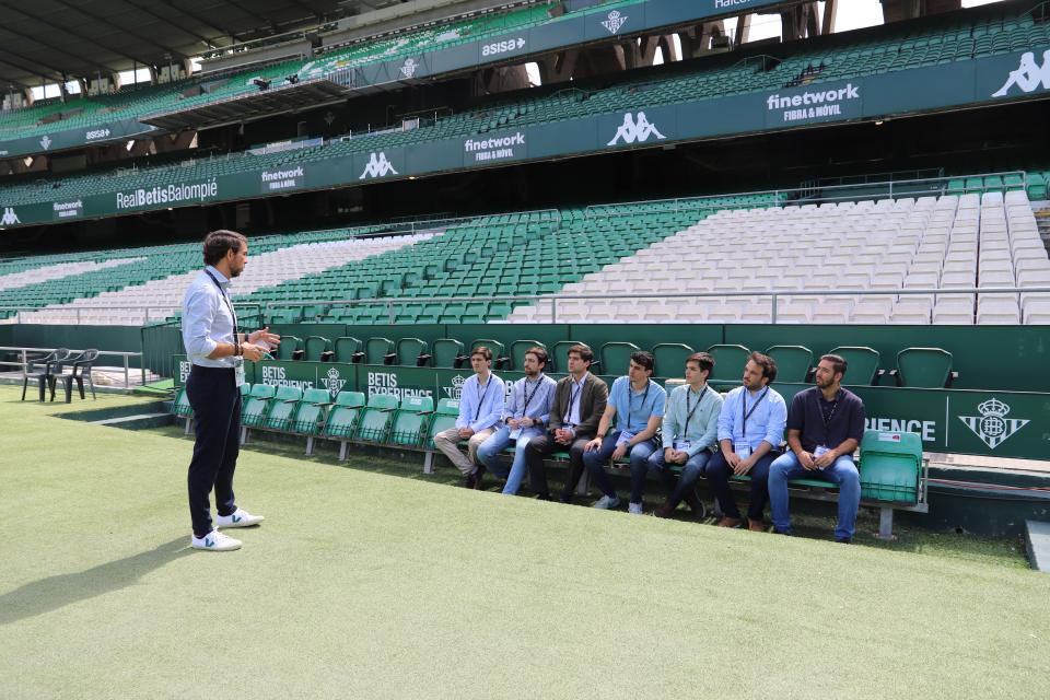 Todo a punto para que empiece a rodar el balón en la 3ª edición del MiM: Sport Business Loyola | Betis