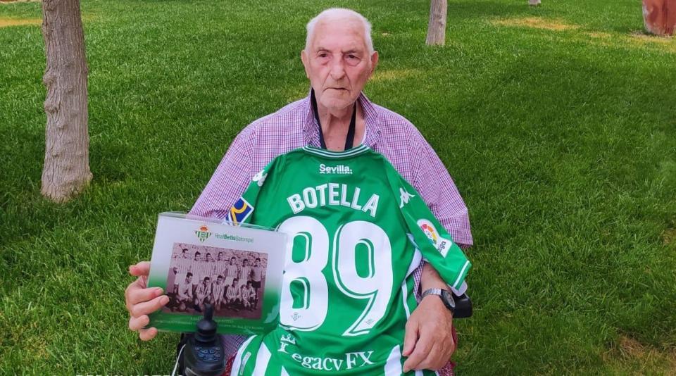 Homenaje del Real Betis a Botella