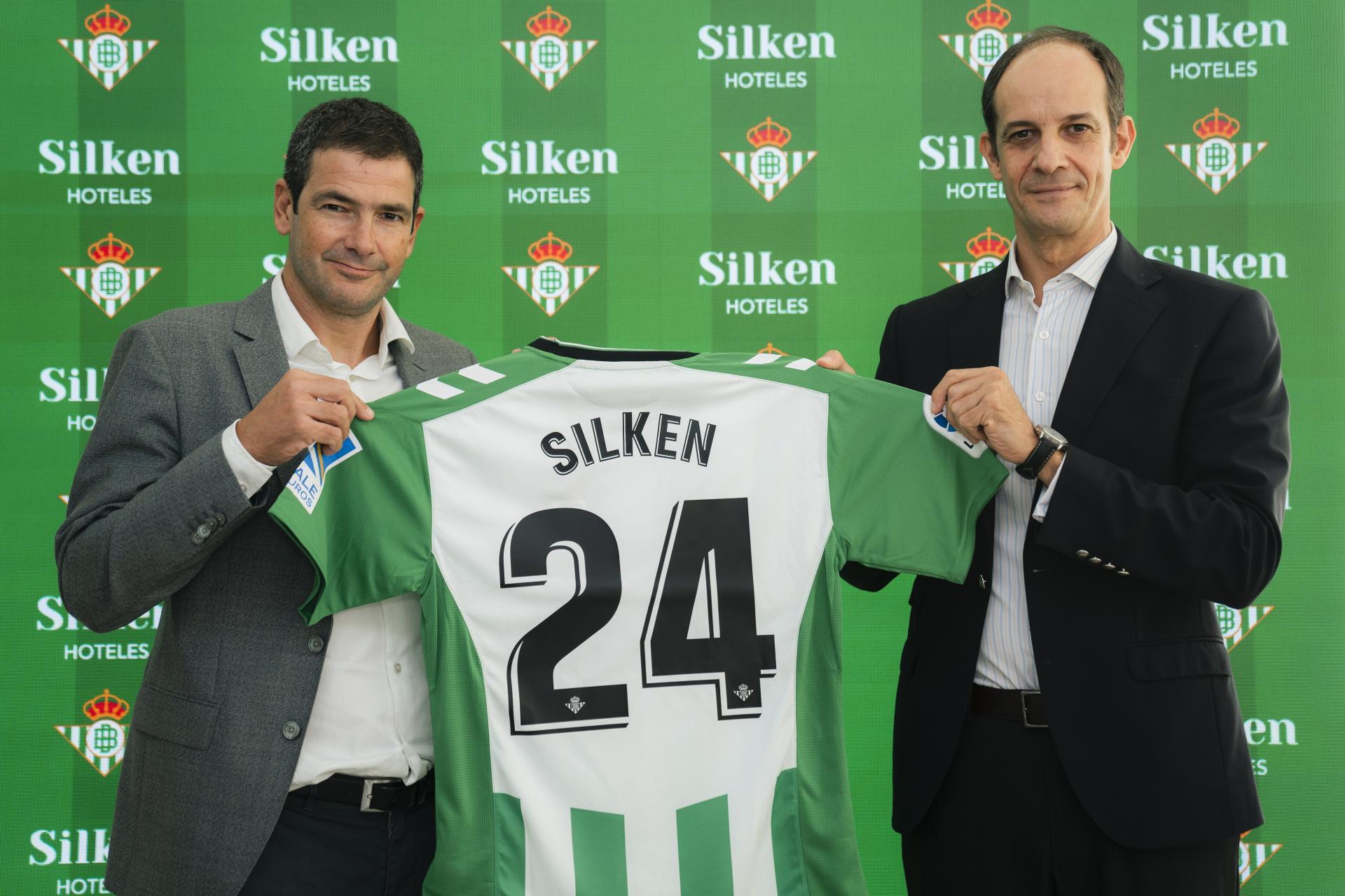 El Real Betis renueva por dos años su vinculación con su "segunda casa", el Hotel Silken-Al Andalus