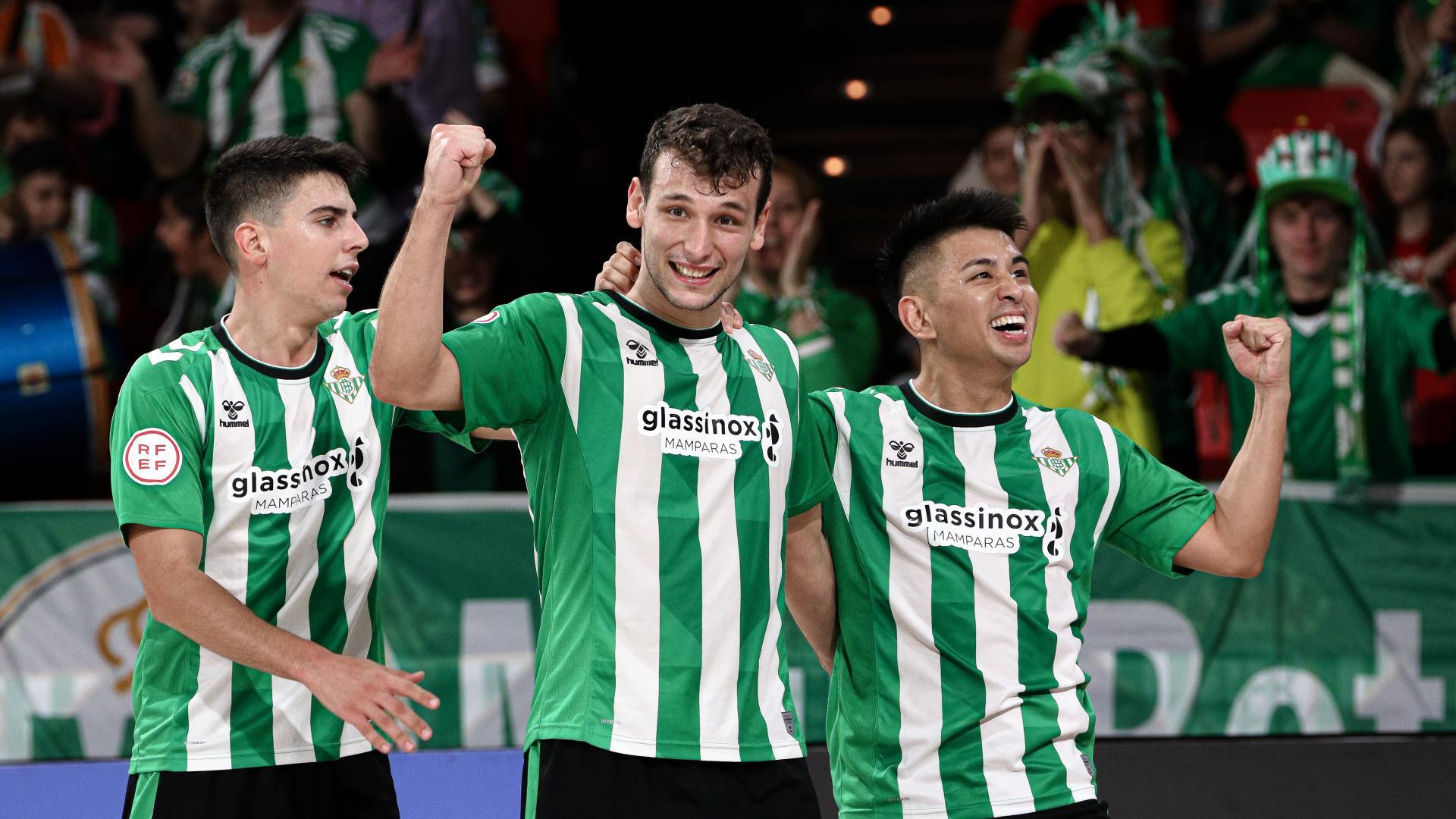 CRÓNICA | Épica remontada para conseguir la primera en casa (7-4)