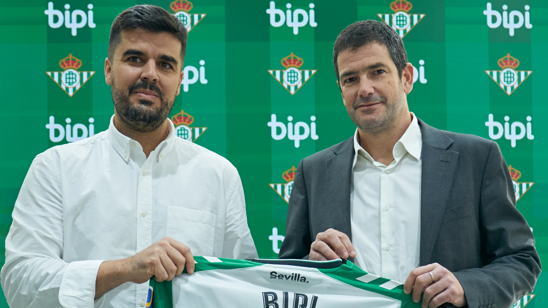 Bipi y el Real Betis firman un acuerdo de patrocinio por la movilidad