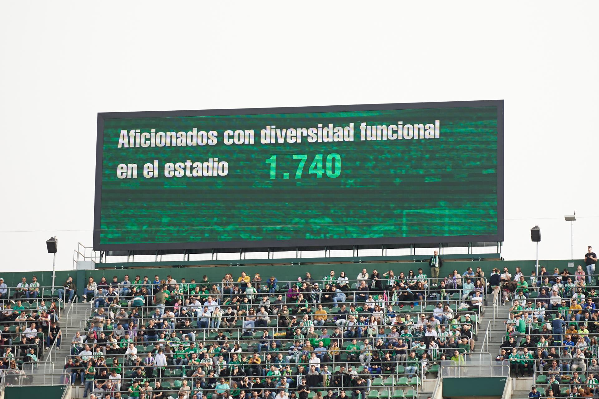 Hito mundial del Real Betis: bate el récord de personas con diversidad funcional en las gradas durante un partido de fútbol con 1.740 aficionados.