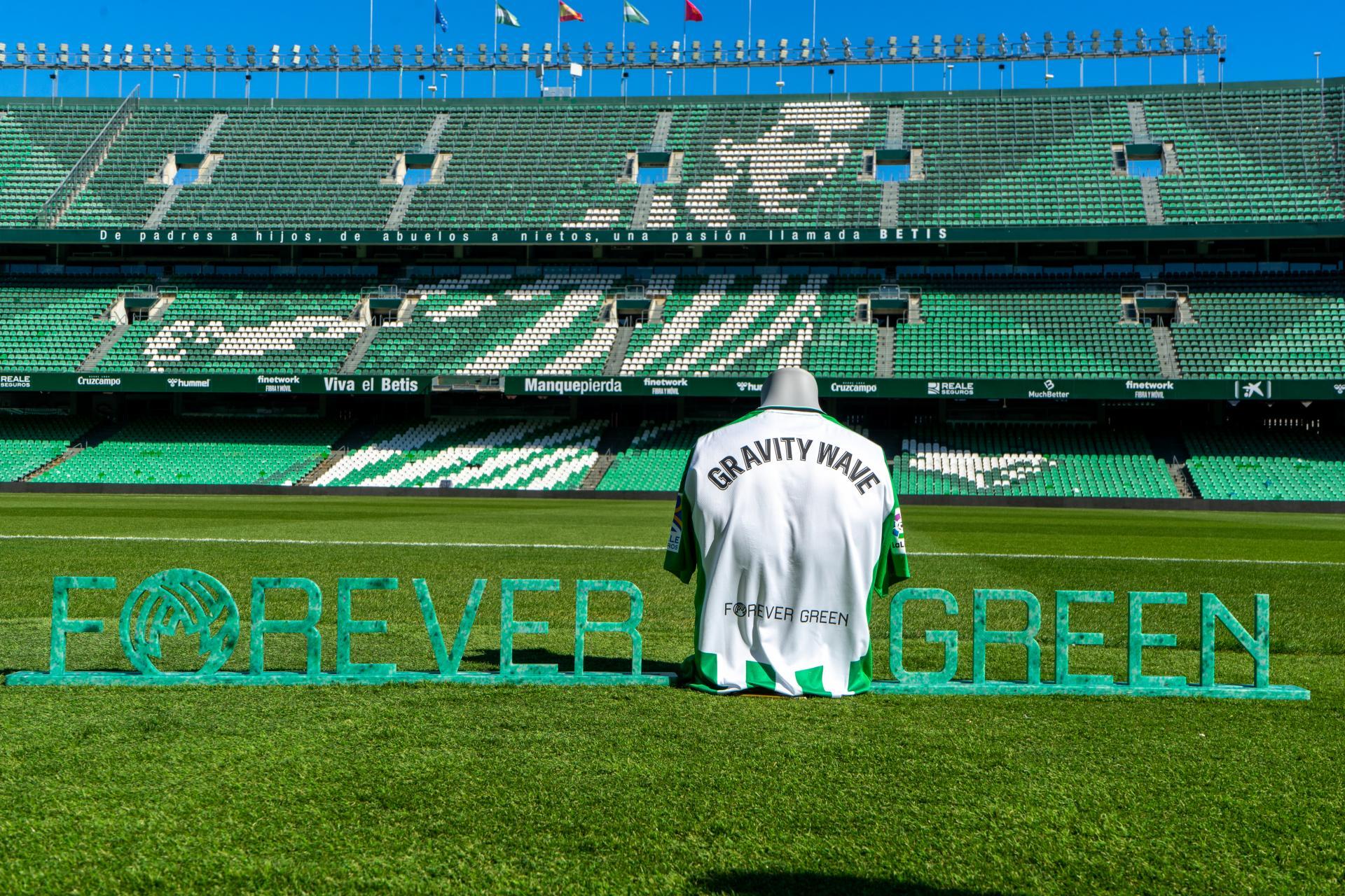 El Real Betis y Forever Green fichan por Gravity Wave para cuidar el mar 