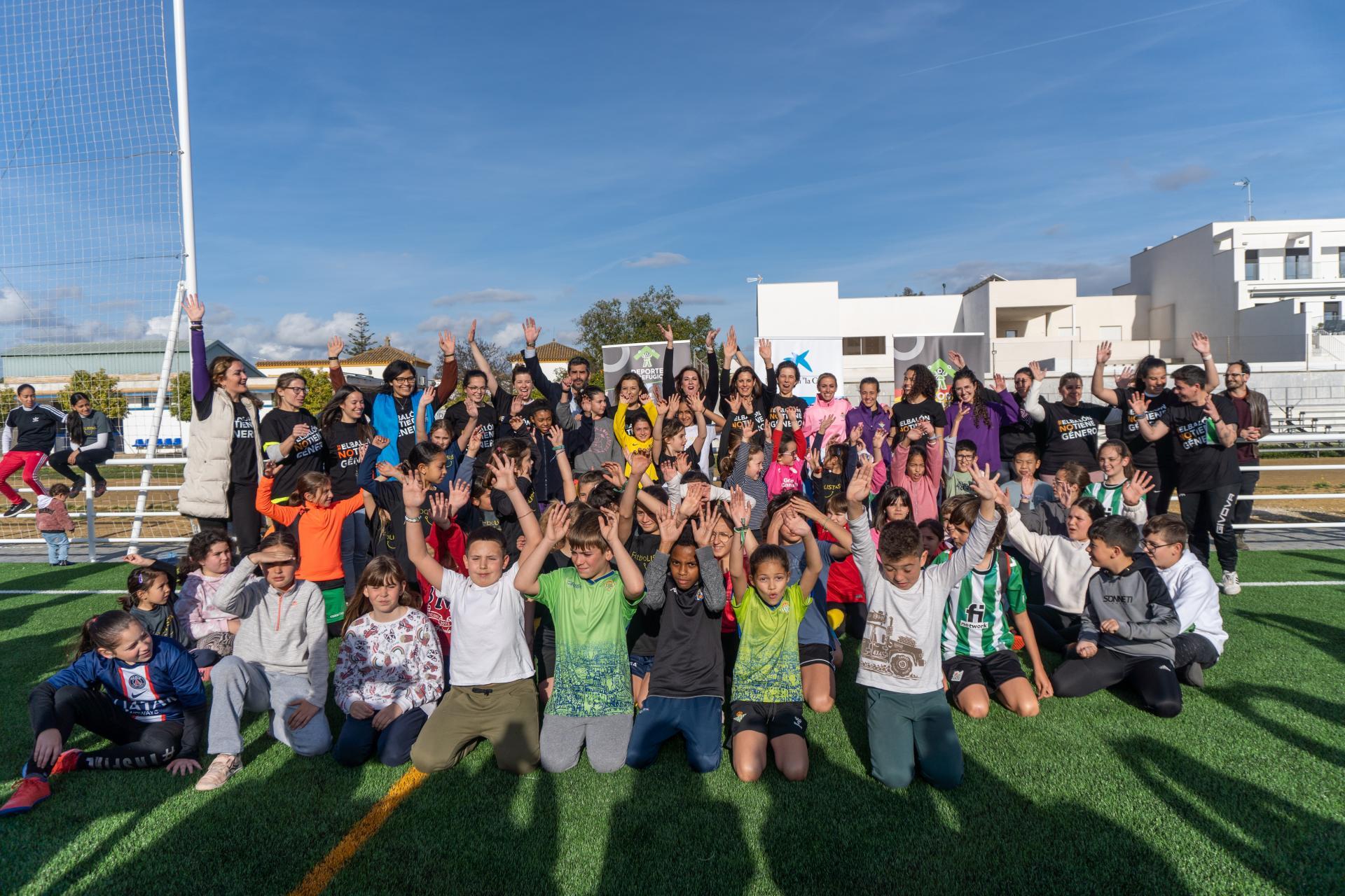 El Balón no tiene género: la enseñanza de 60 niñas y niños por el Día Internacional de la Mujer