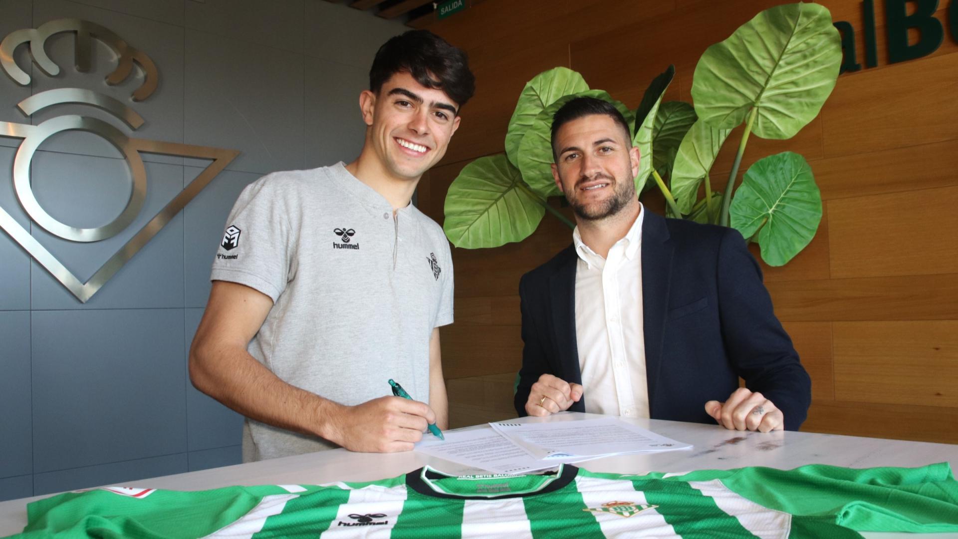 Rubén Cornejo: "Es un motivo de felicidad el ver cómo renueva y se gana la oportunidad un canterano"