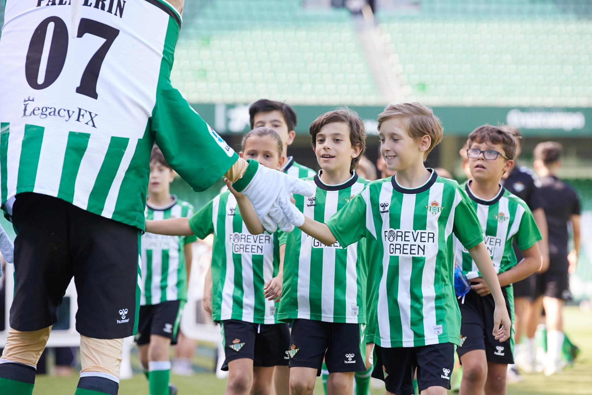 ¡Estos son los campus que el Real Betis realizará este verano en nuestro país!