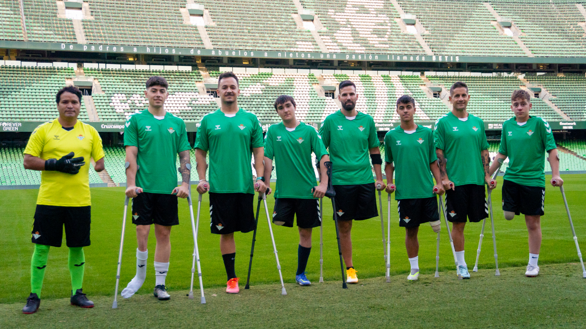 El Real Betis presenta a su equipo de fútbol para personas amputadas