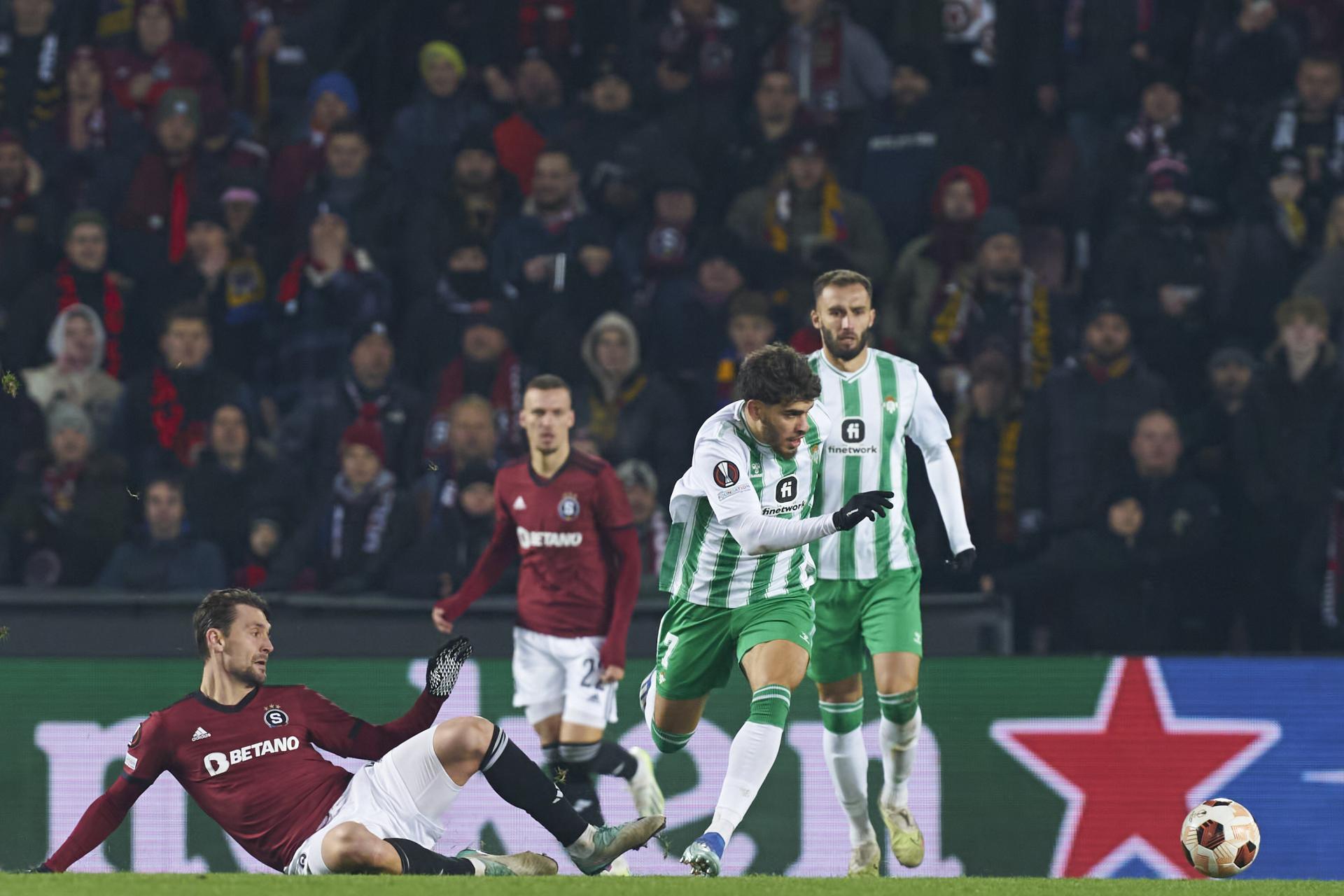 CRÓNICA | Derrota en Praga (1-0)