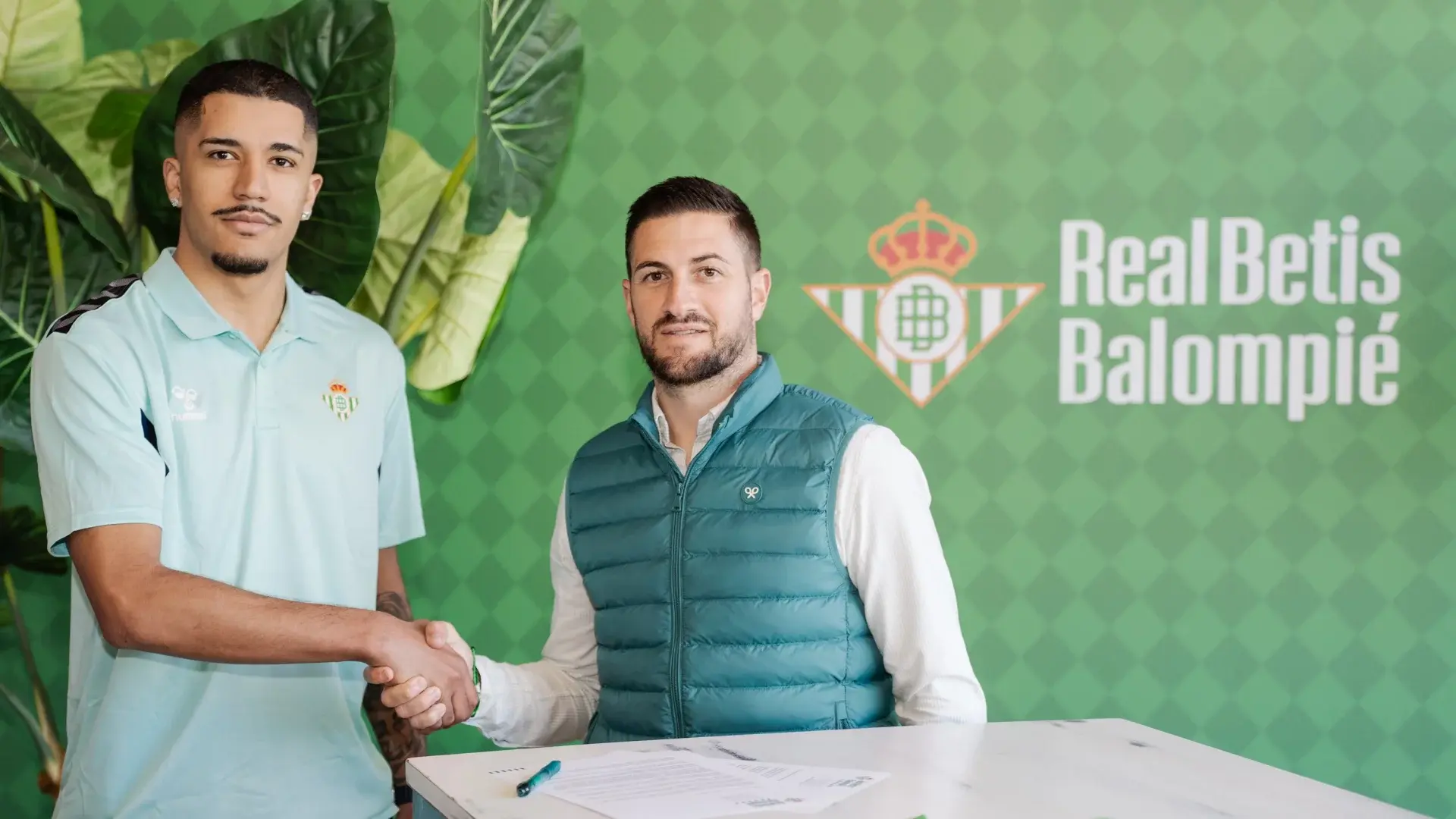 Gustavo Medeiros de Araujo, refuerzo para el filial