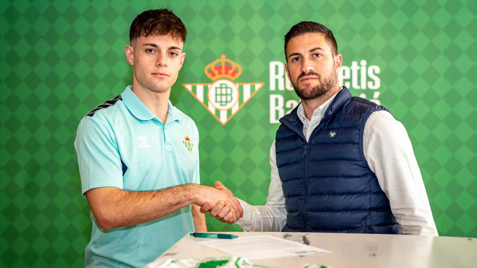 Nil Tent, nueva incorporación para el filial
